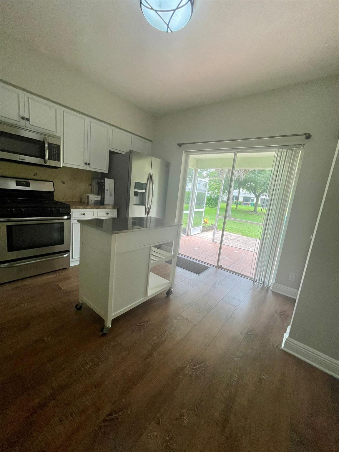 8021 Sanibel Dr 8021, Tamarac, FL, 33321/$330,000 4 8021 Sanibel Dr 8021
