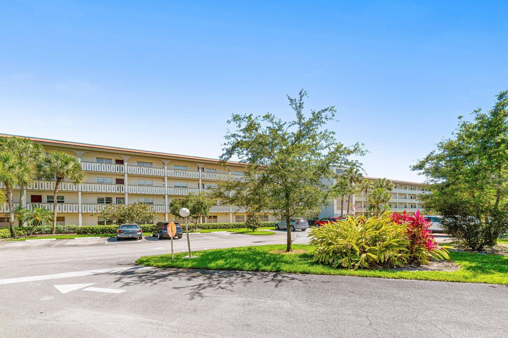 Photo of 3502 Bimini Lane, Coconut Creek, FL 33066 (MLS # B26026591)