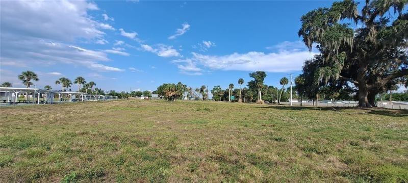 Oasis Village - Land