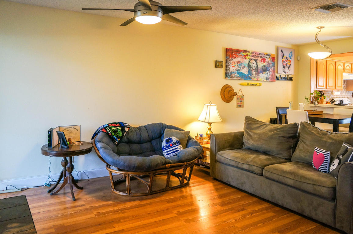 CYPRESS GLEN TOWNHOMES CONDO - Residential