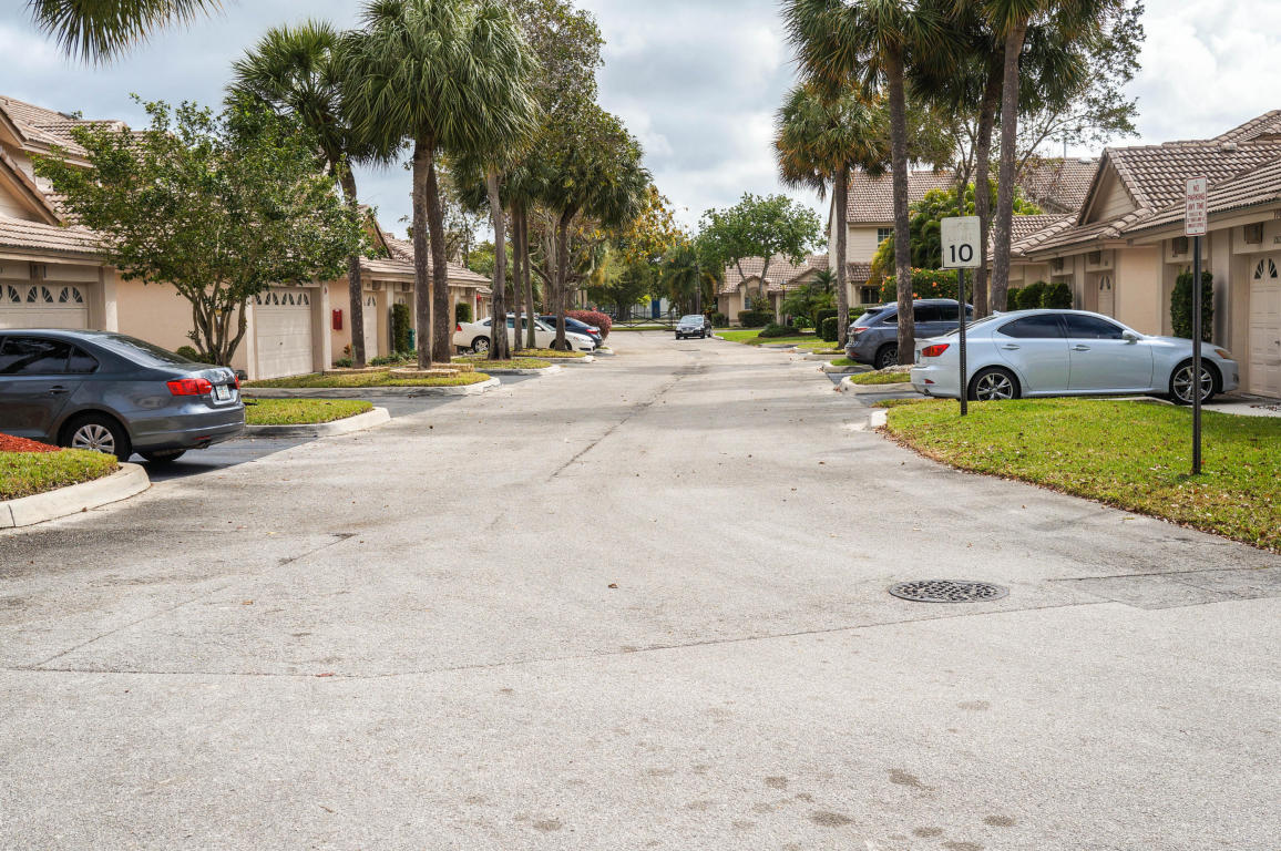 CYPRESS GLEN TOWNHOMES CONDO - Residential