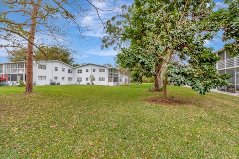 Tiny photo for 51 Ventnor C, Deerfield Beach, FL 33442 (MLS # R11166982)