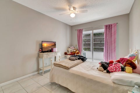Tiny photo for 51 Ventnor C, Deerfield Beach, FL 33442 (MLS # R11166982)