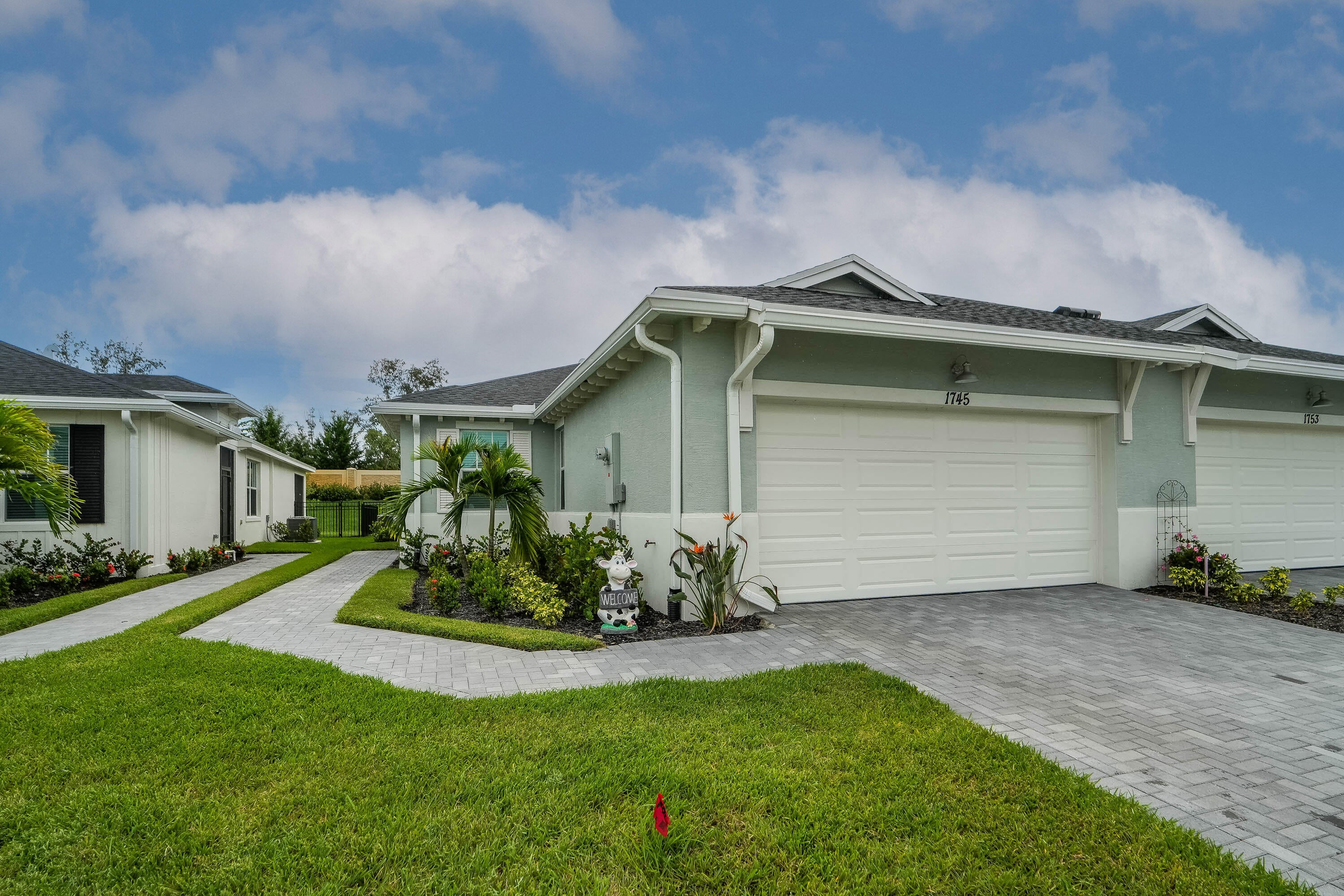 View photos, virtual tours, details... 1745 SE CROSSWOOD Way