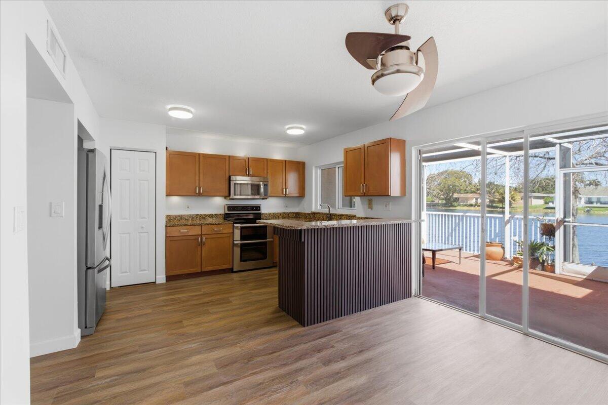 PEMBROKE LAKES SECTION SEVEN - Residential