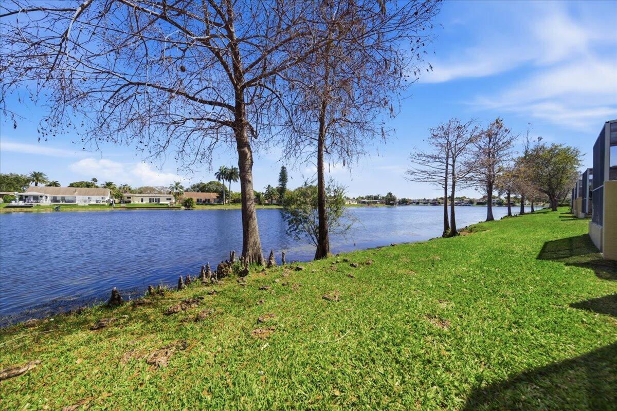 PEMBROKE LAKES SECTION SEVEN - Residential