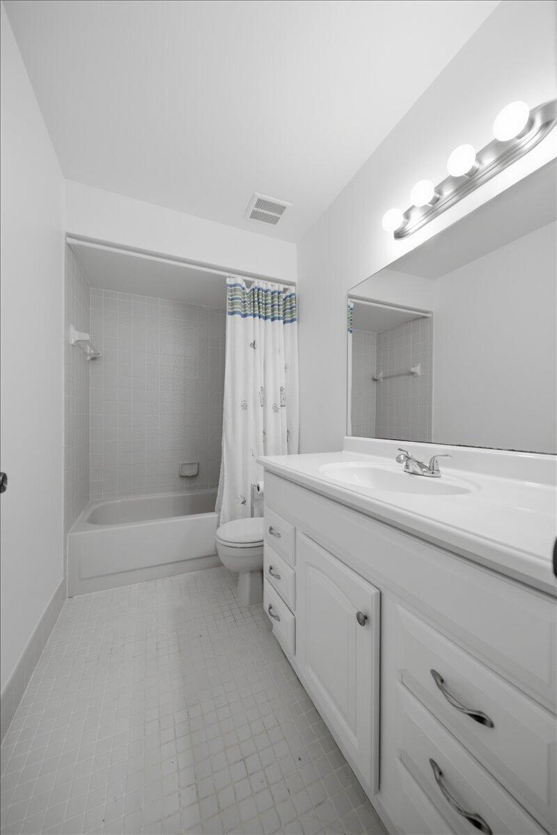 PEMBROKE LAKES SECTION SEVEN - Residential