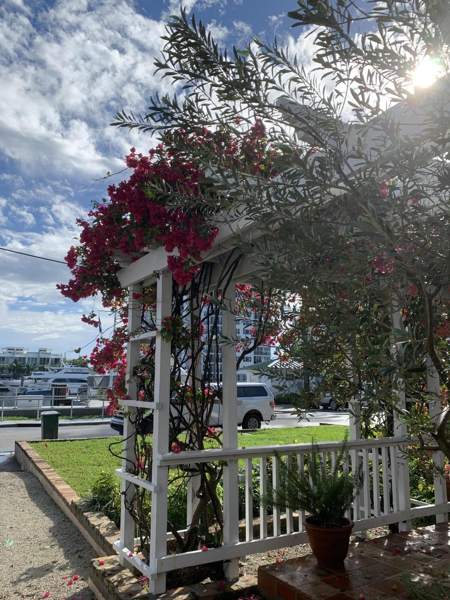 DELRAY TOWN OF - Residential