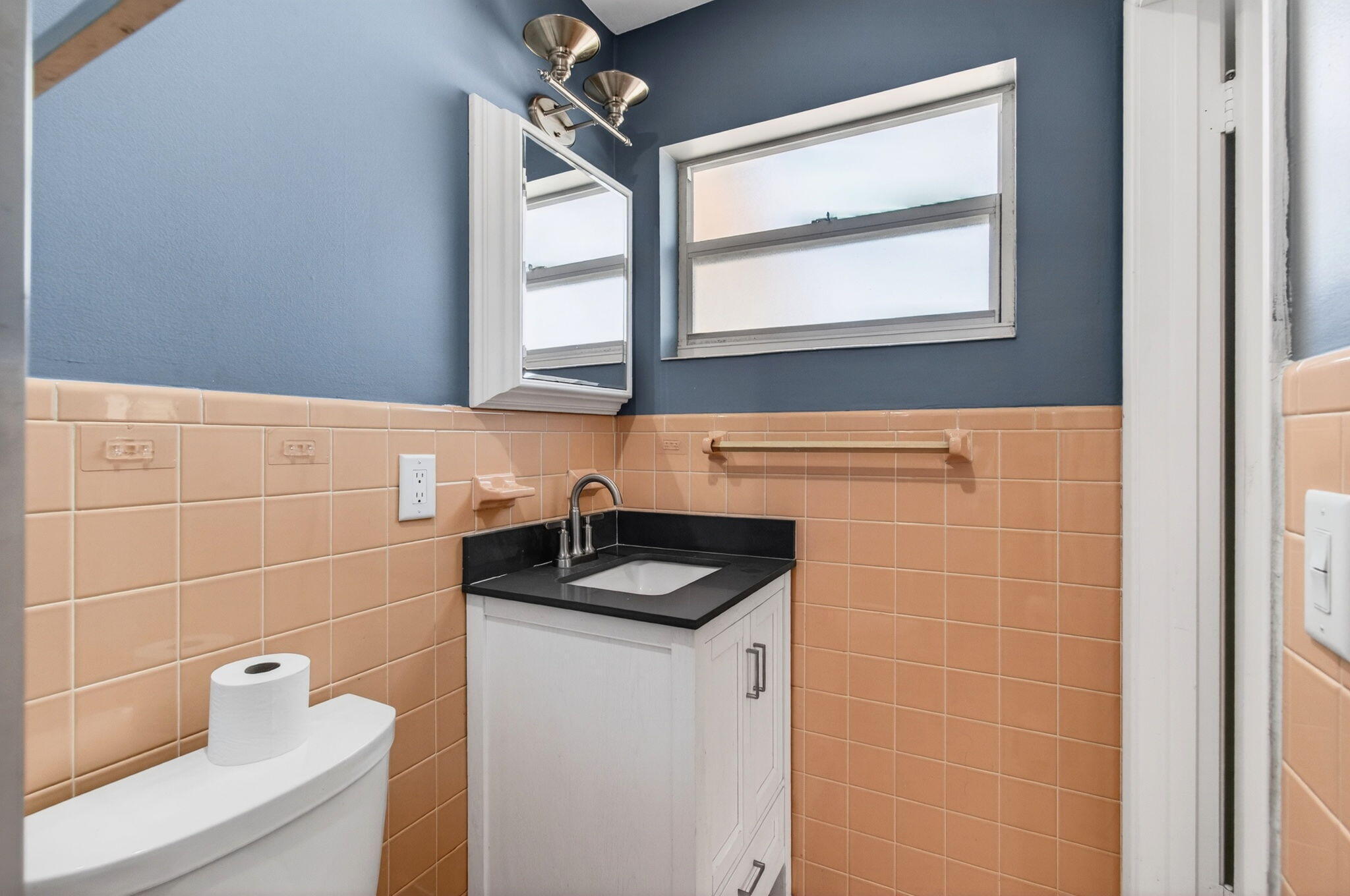 CORAL MANOR THIRD ADD - Residential Lease