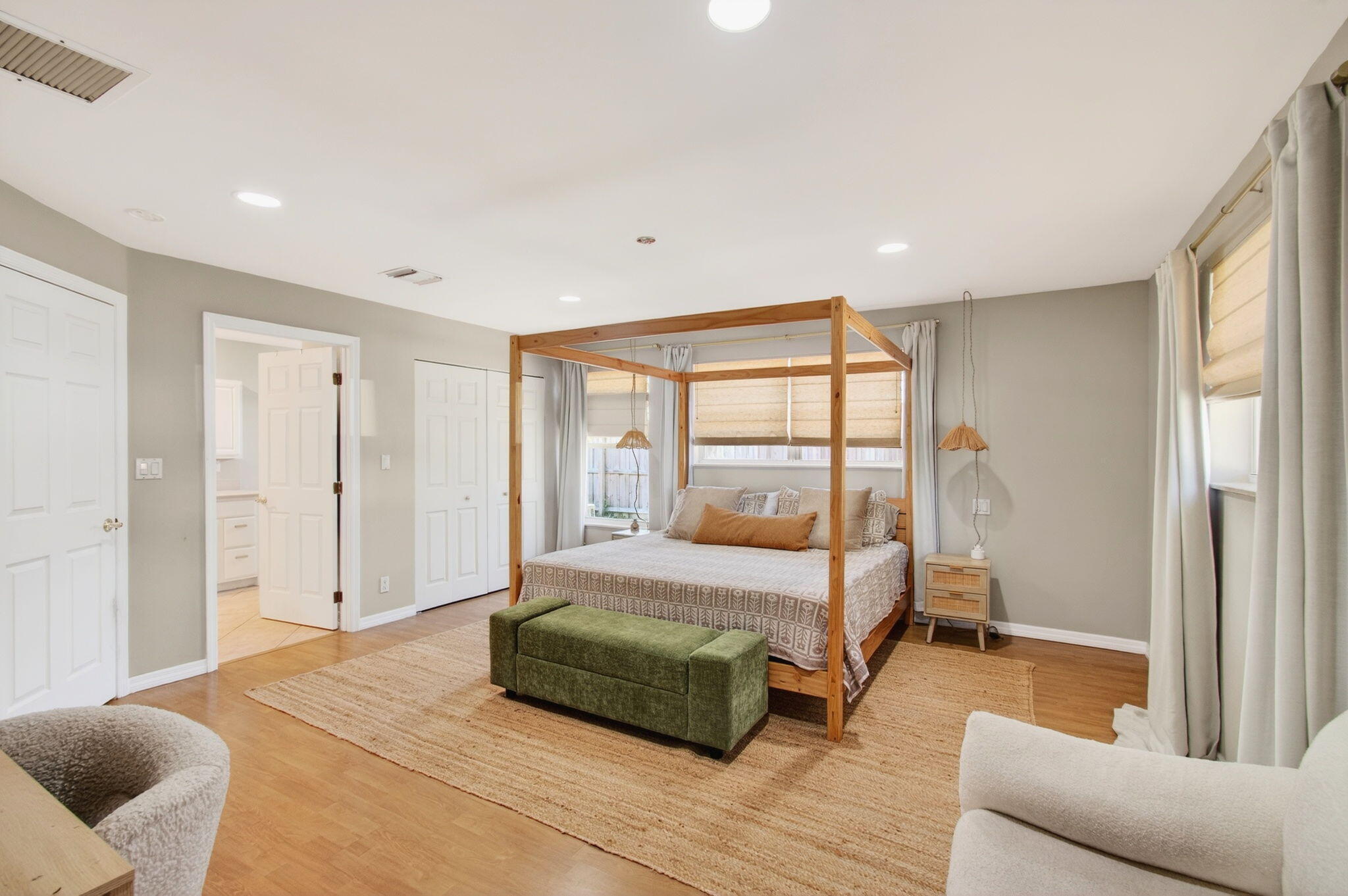 CORAL MANOR THIRD ADD - Residential Lease