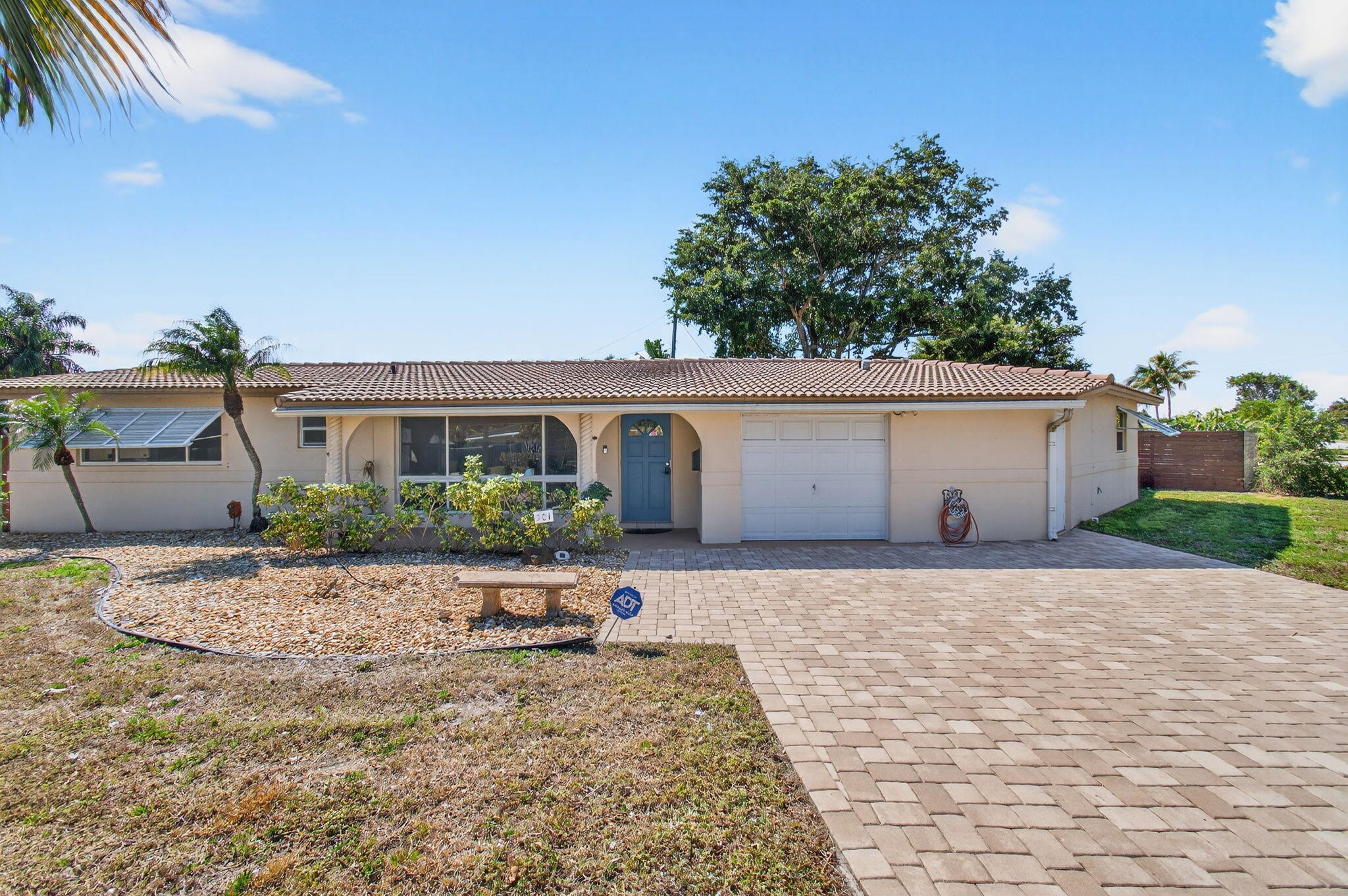 CORAL MANOR THIRD ADD - Residential Lease