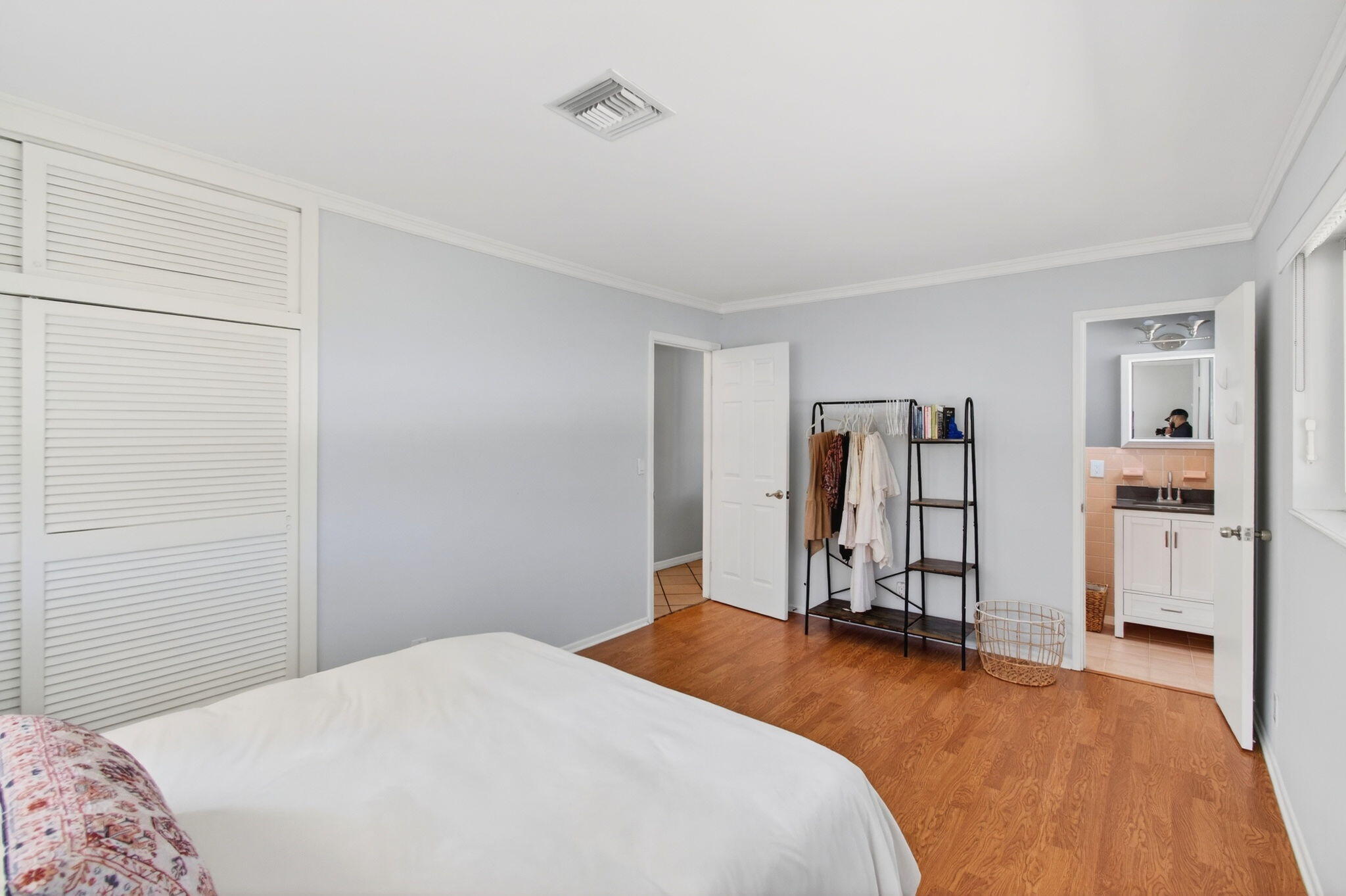 CORAL MANOR THIRD ADD - Residential Lease