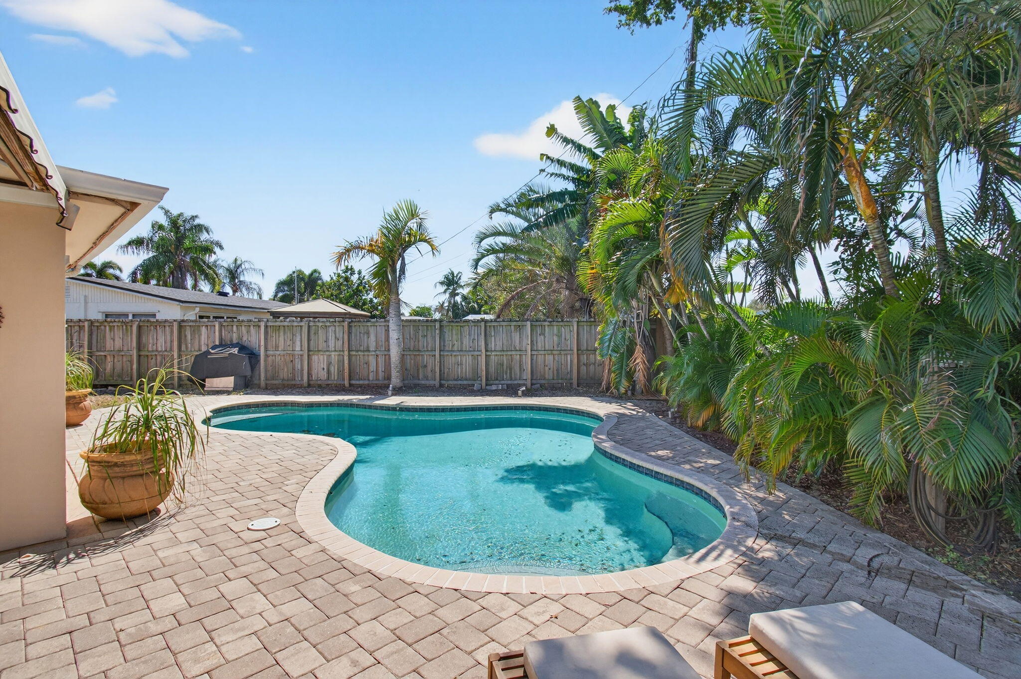 CORAL MANOR THIRD ADD - Residential Lease