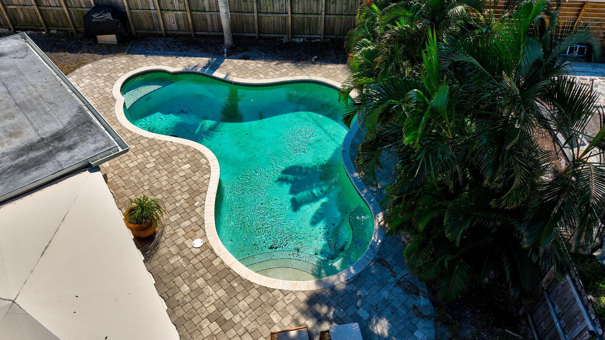 CORAL MANOR THIRD ADD - Residential Lease