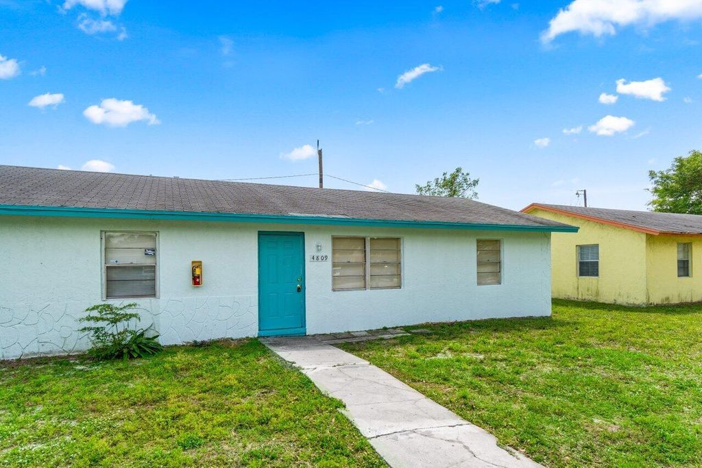 Photo of 4809 Gulfstream Road, Lake Worth, FL 33461 (MLS # R10973748)