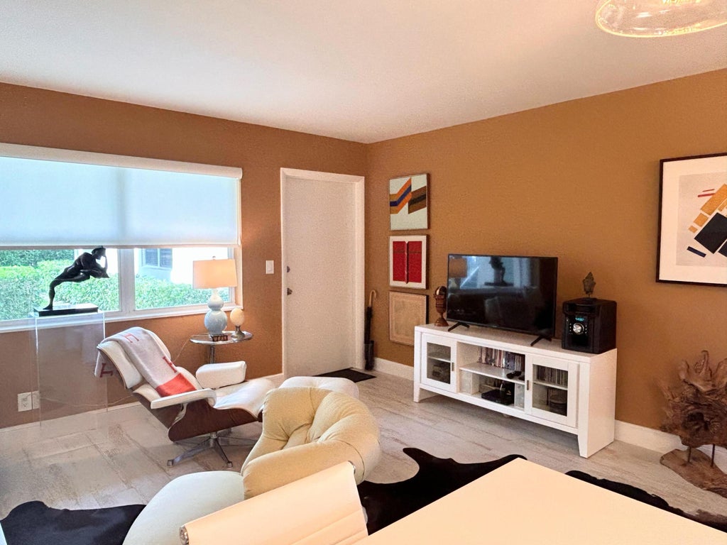 Photo of 210 Horizons E #108, Boynton Beach, FL 33435 (MLS # R11033260)