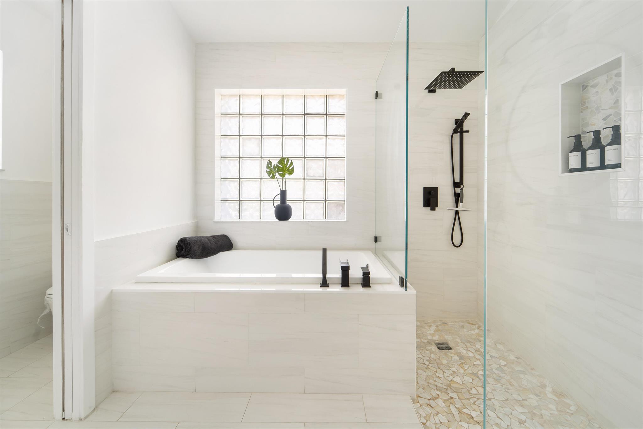 FAIRFIELDS LACUNA 1-A - Residential