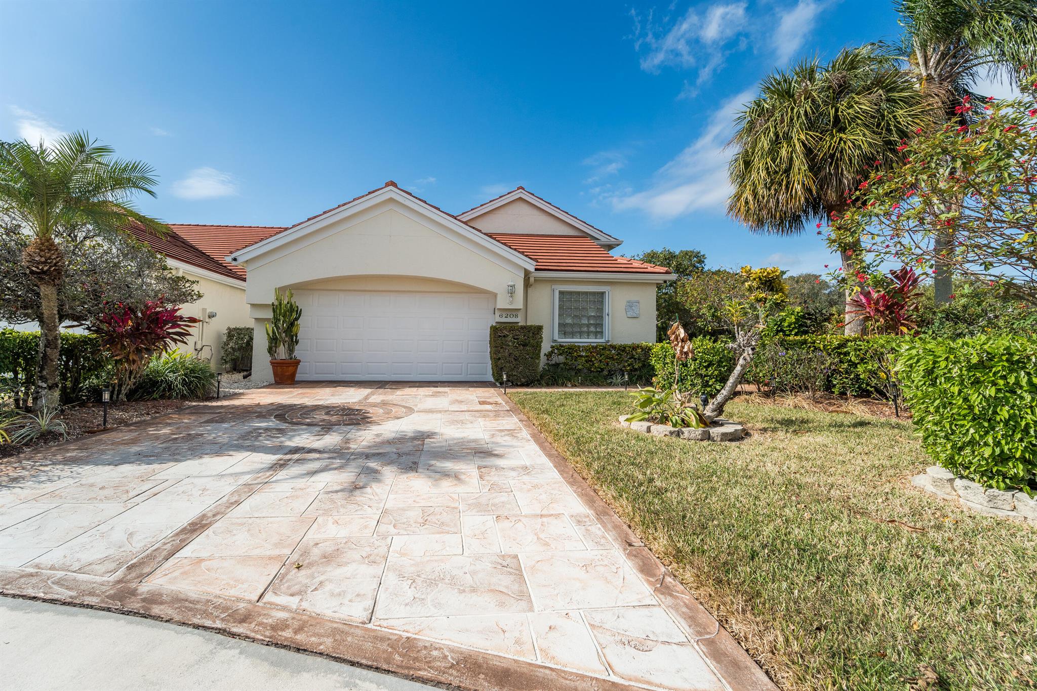 FAIRFIELDS LACUNA 1-A - Residential