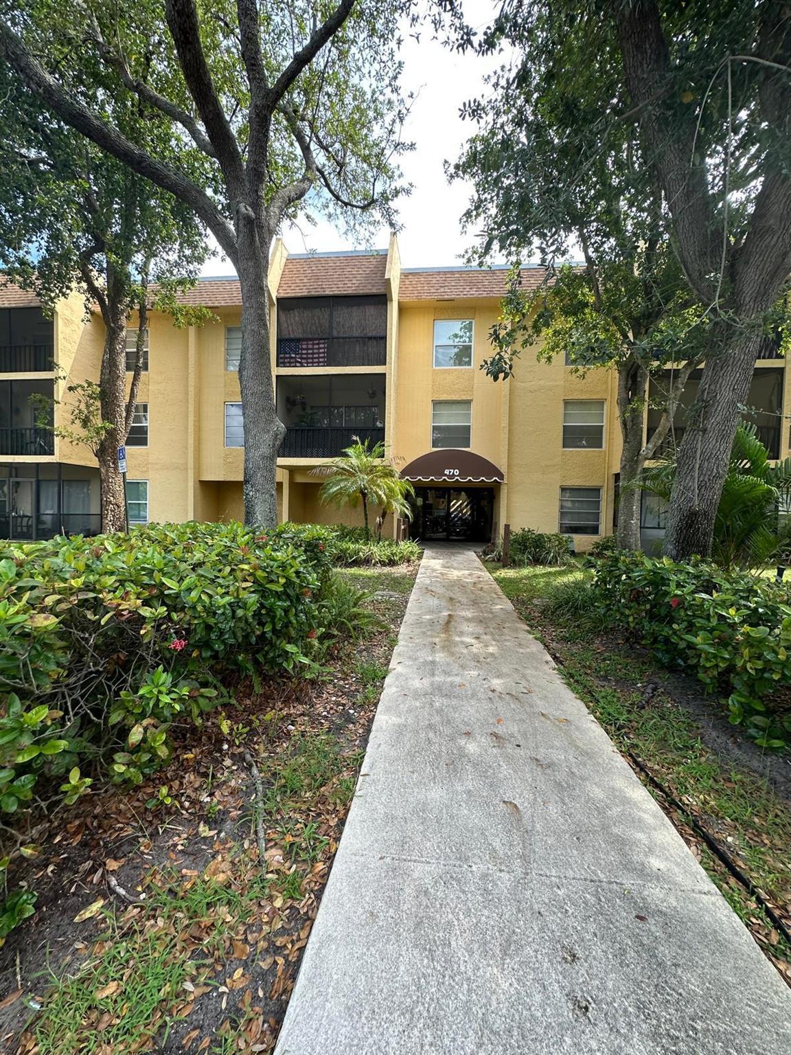 CASA DEL RIO CONDO - Residential Lease