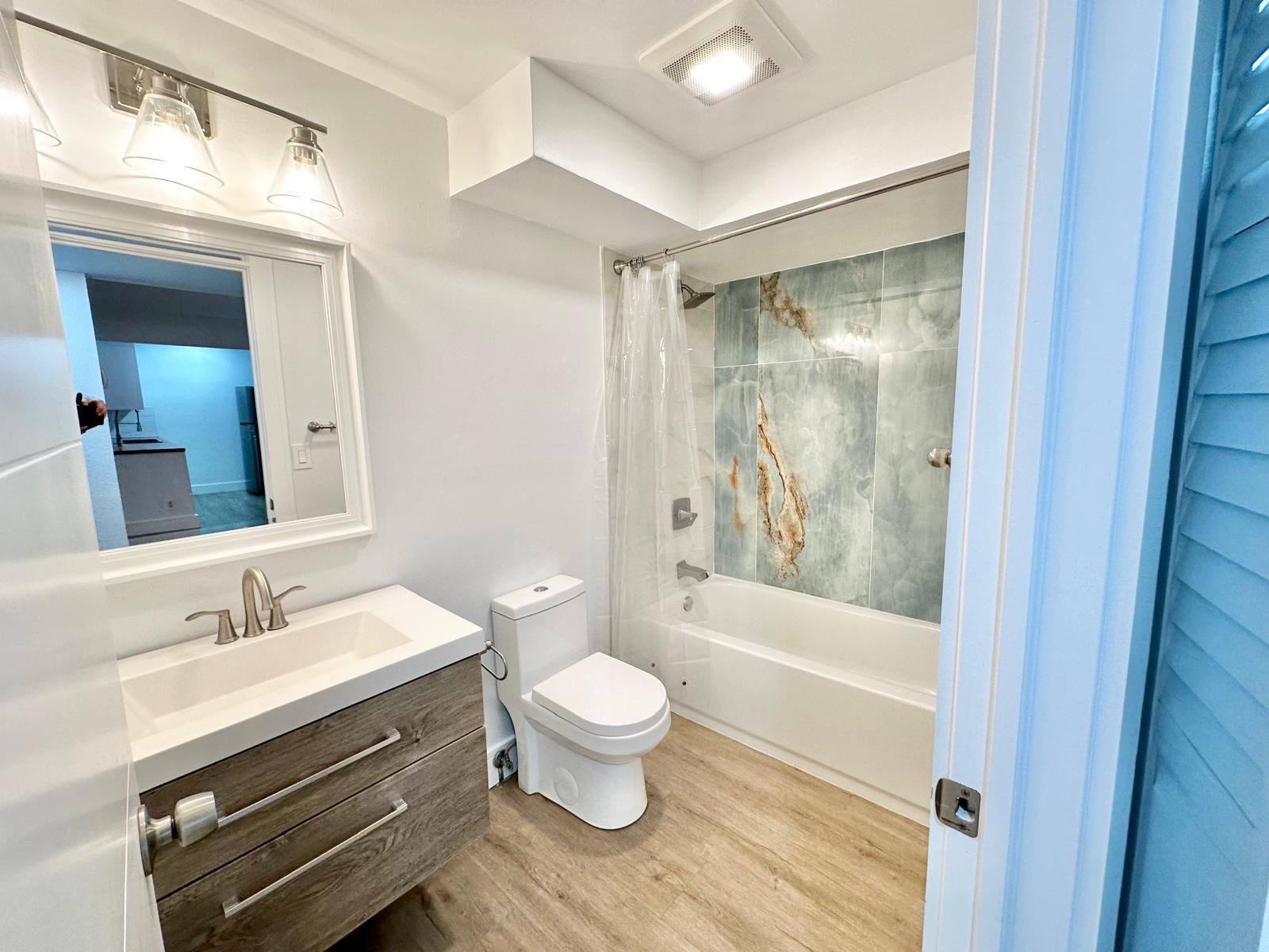 CASA DEL RIO CONDO - Residential Lease