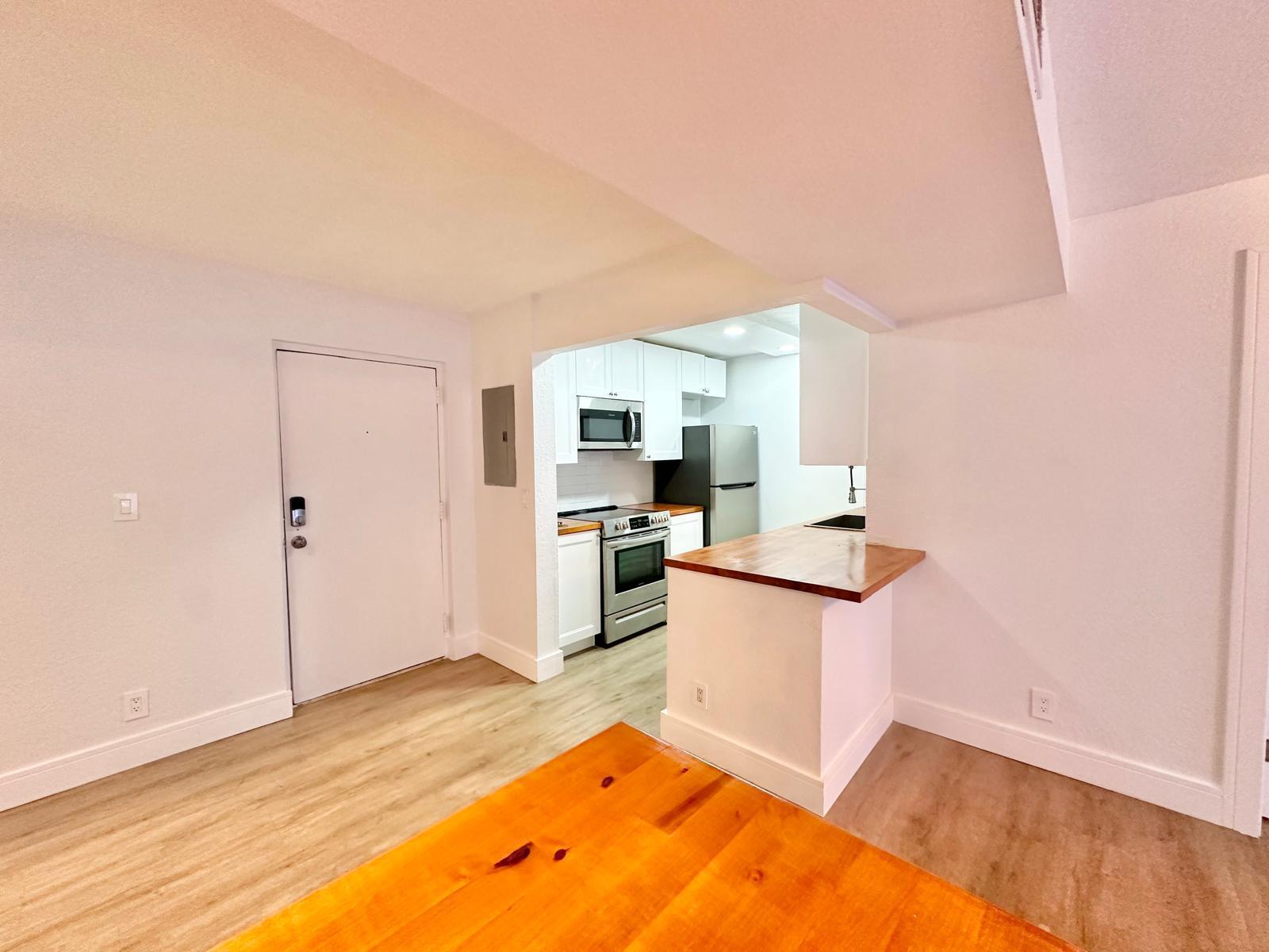 CASA DEL RIO CONDO - Residential Lease