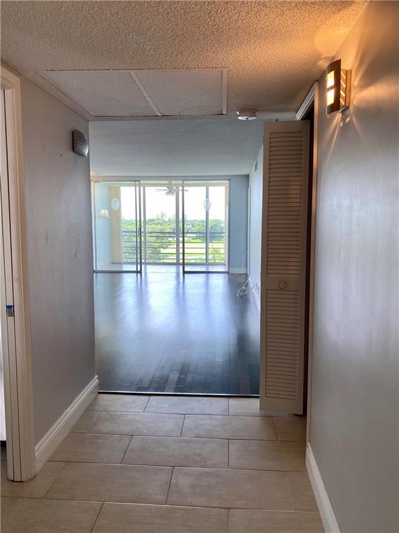 No 22 Palm-Aire Country C - Residential Lease