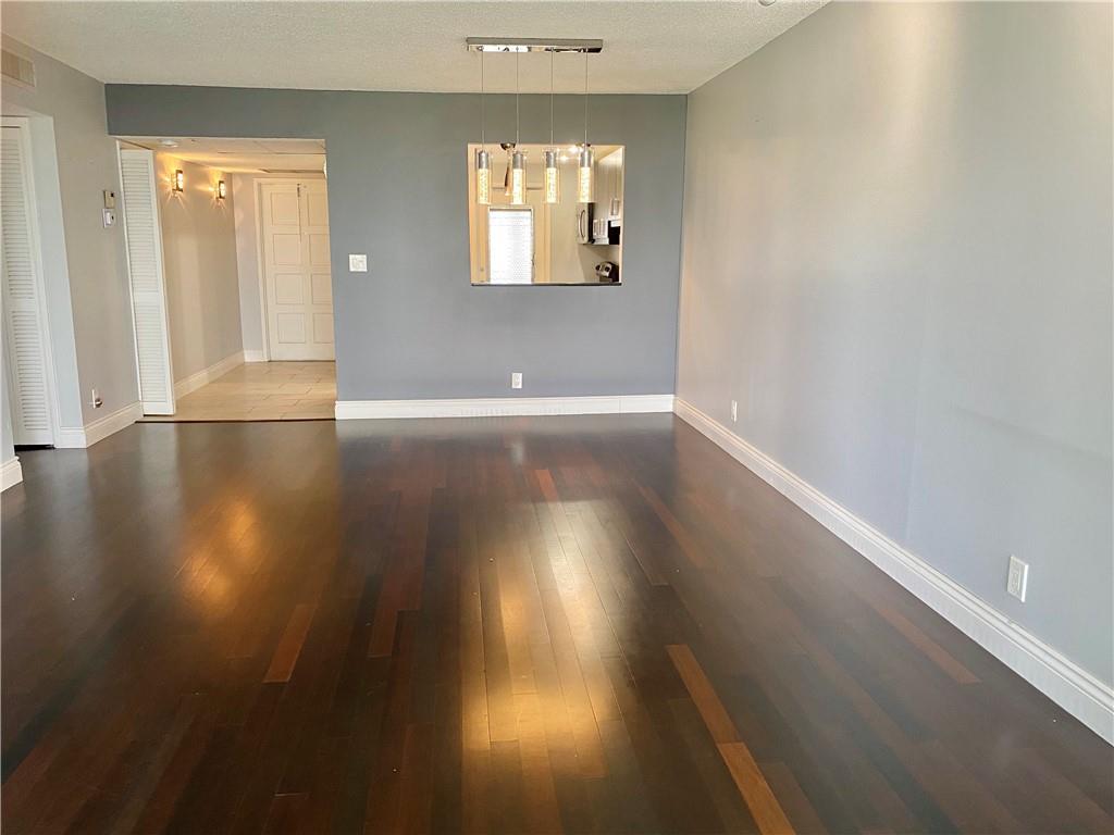 No 22 Palm-Aire Country C - Residential Lease