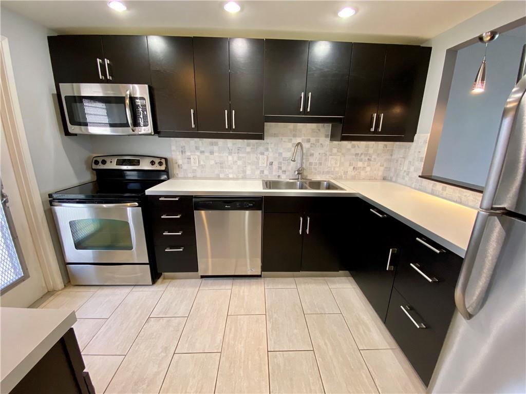 No 22 Palm-Aire Country C - Residential Lease