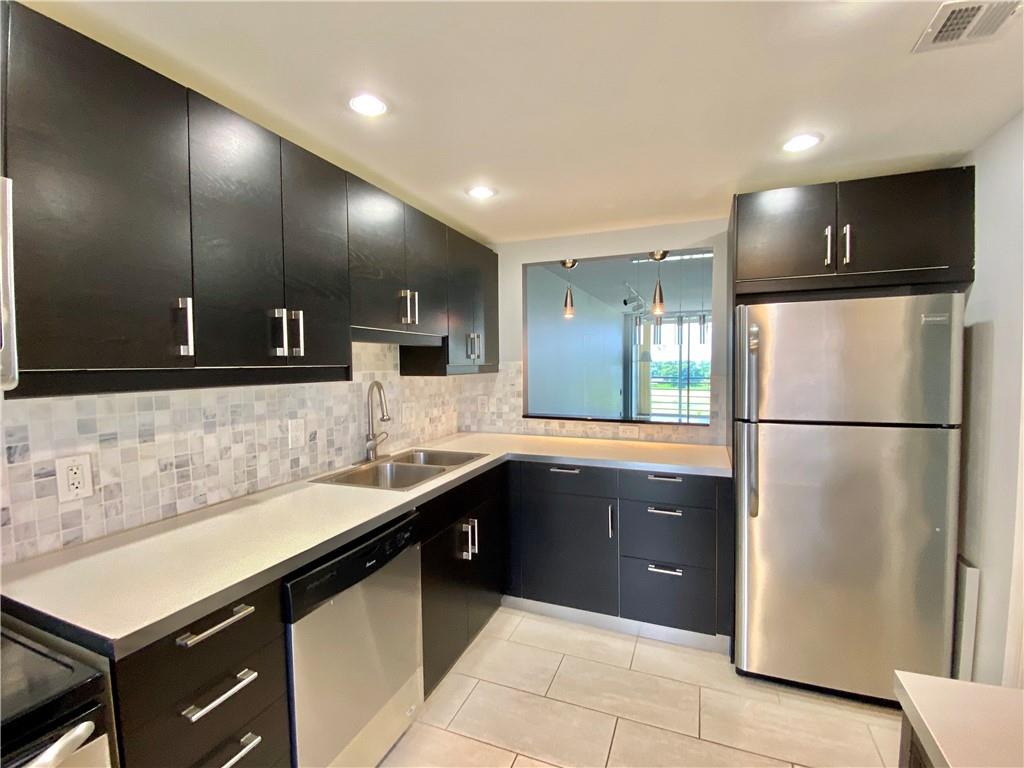 No 22 Palm-Aire Country C - Residential Lease