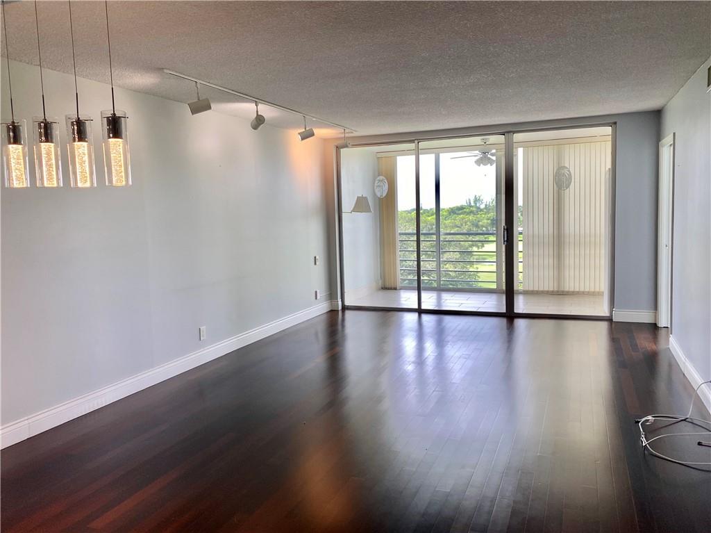 No 22 Palm-Aire Country C - Residential Lease