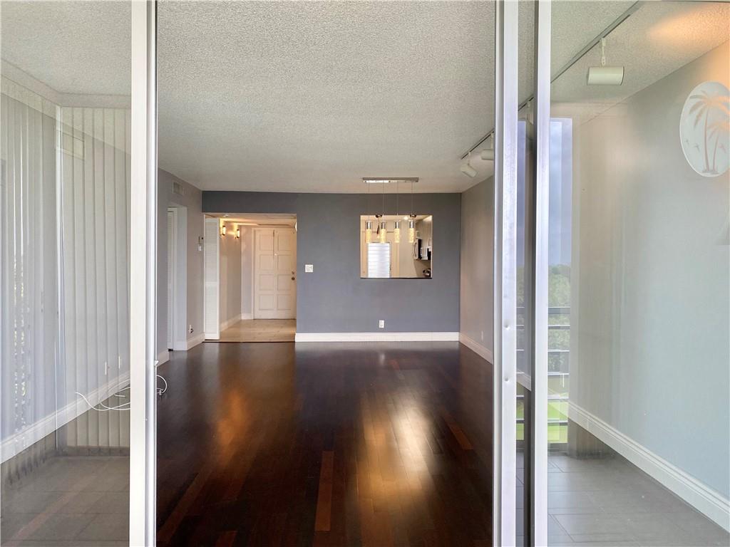 No 22 Palm-Aire Country C - Residential Lease