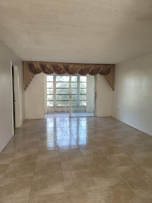 SUNRISE LAKES PHASE 1 - Residential