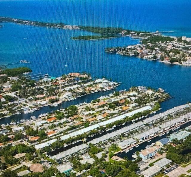 View photos, virtual tours, details... 815 South Road