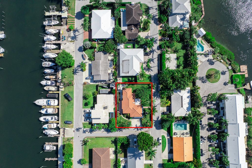Photo of 815 South Road, Boynton Beach, FL 33435 (MLS # R11136608)