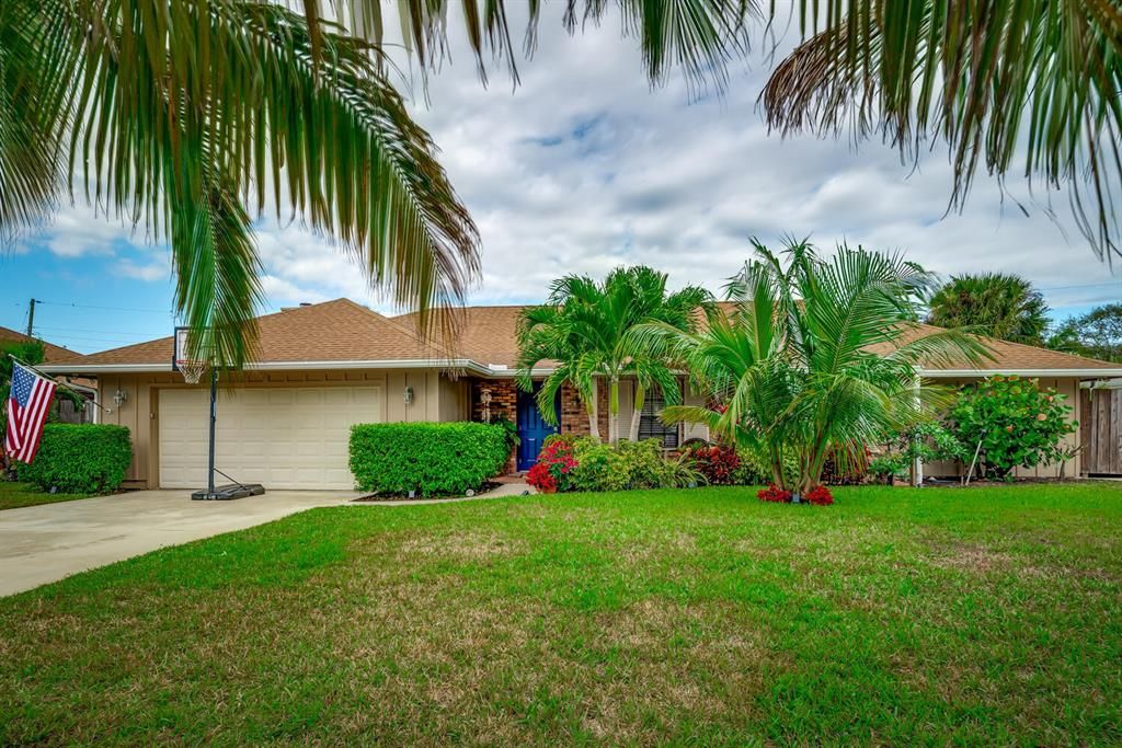 Photo of 8 SE Hitching Post Circle, Tequesta, FL 33469 (MLS # R10773013)