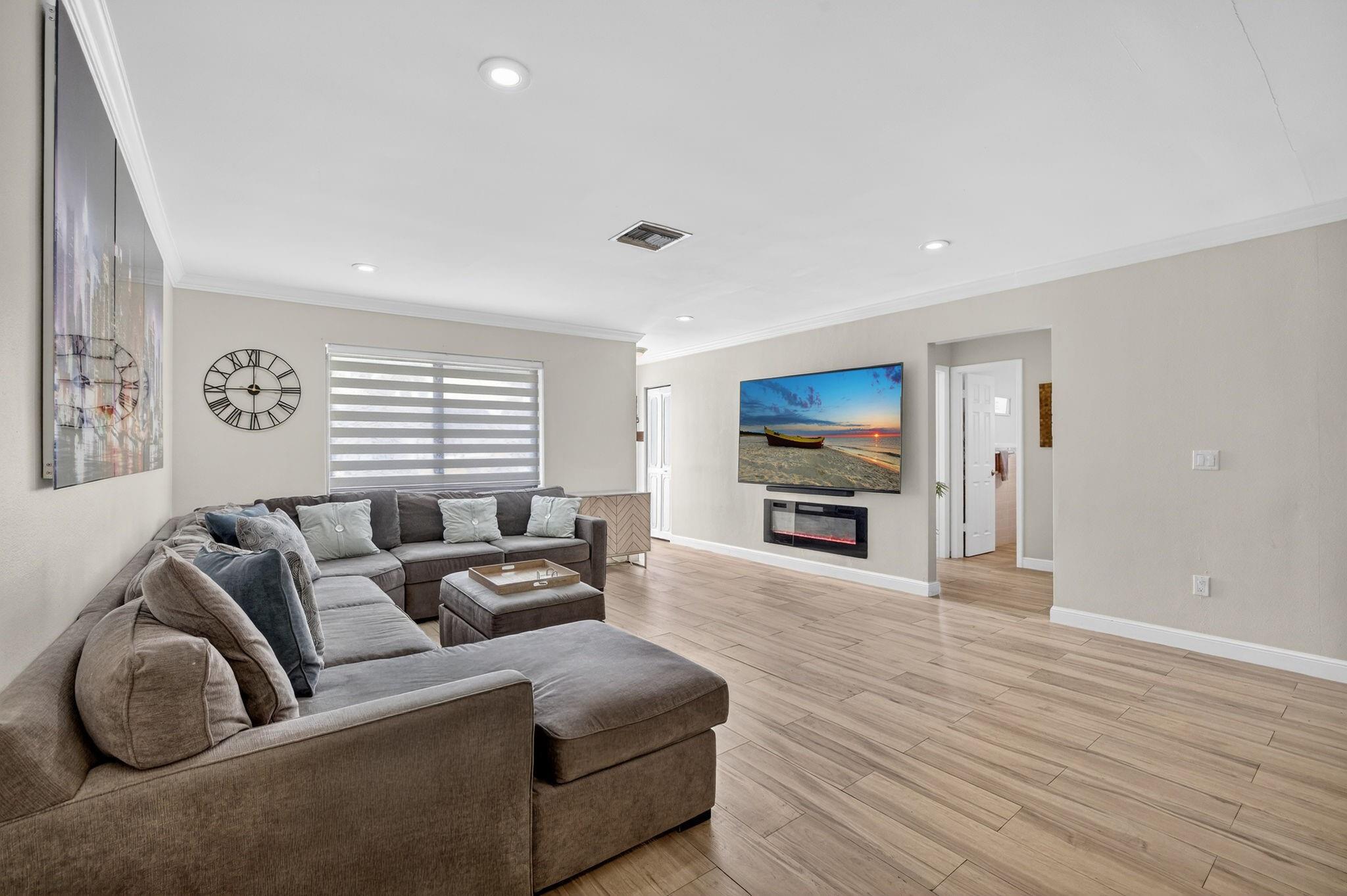 Dania Highlands 87-1 B - Residential Lease