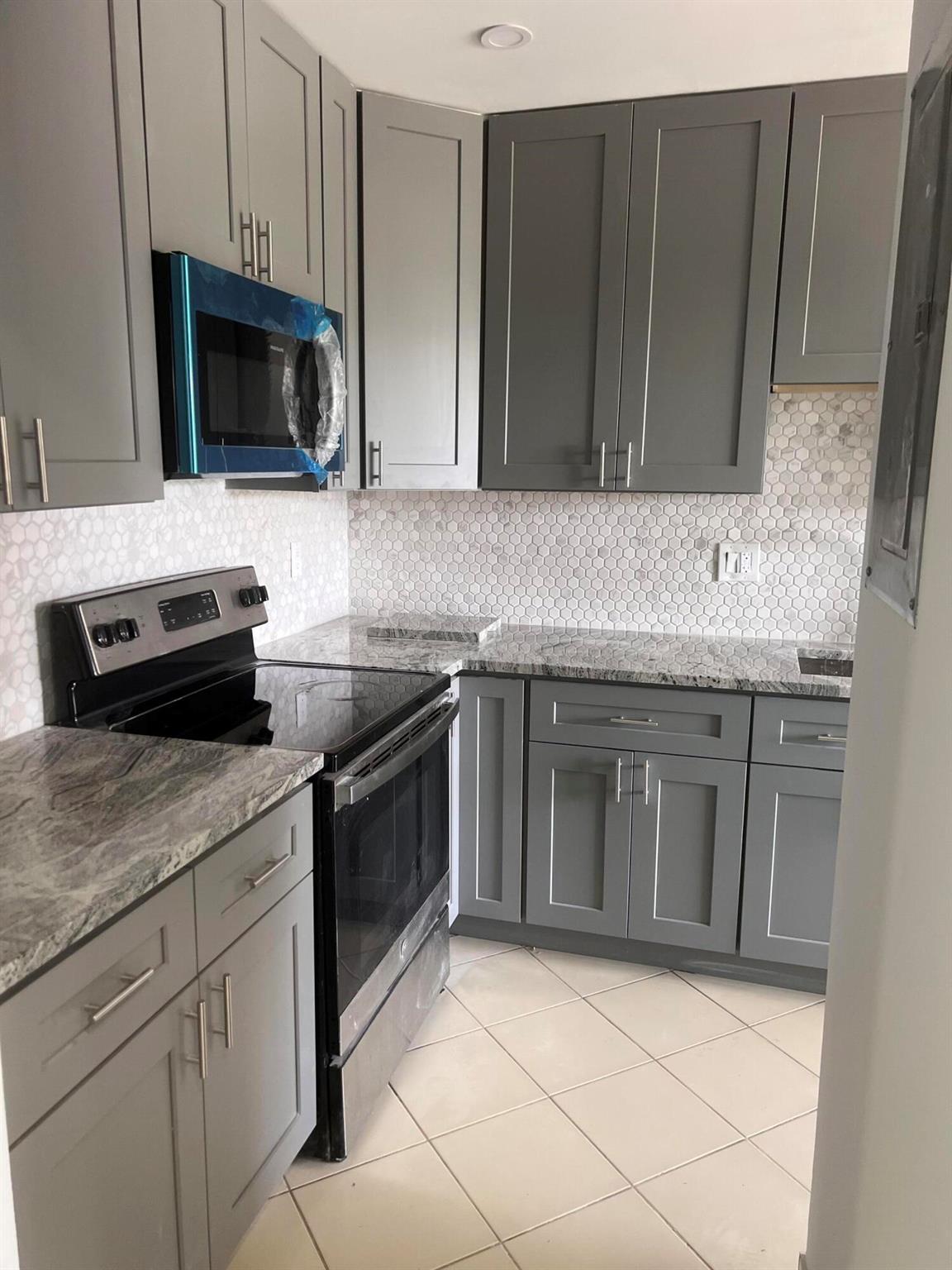 PINES OF DELRAY CONDO - Residential Lease