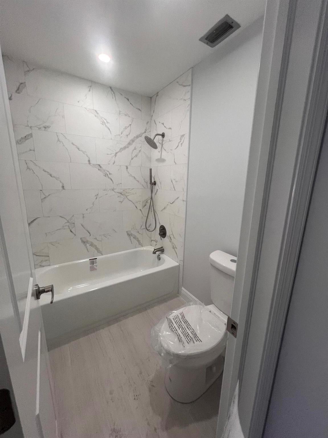 PINES OF DELRAY CONDO - Residential Lease