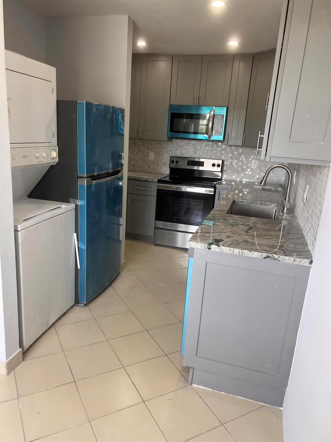 PINES OF DELRAY CONDO - Residential Lease