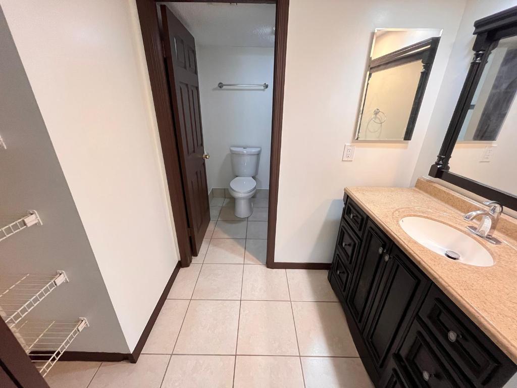 Lake Shore Heights Condo - Residential