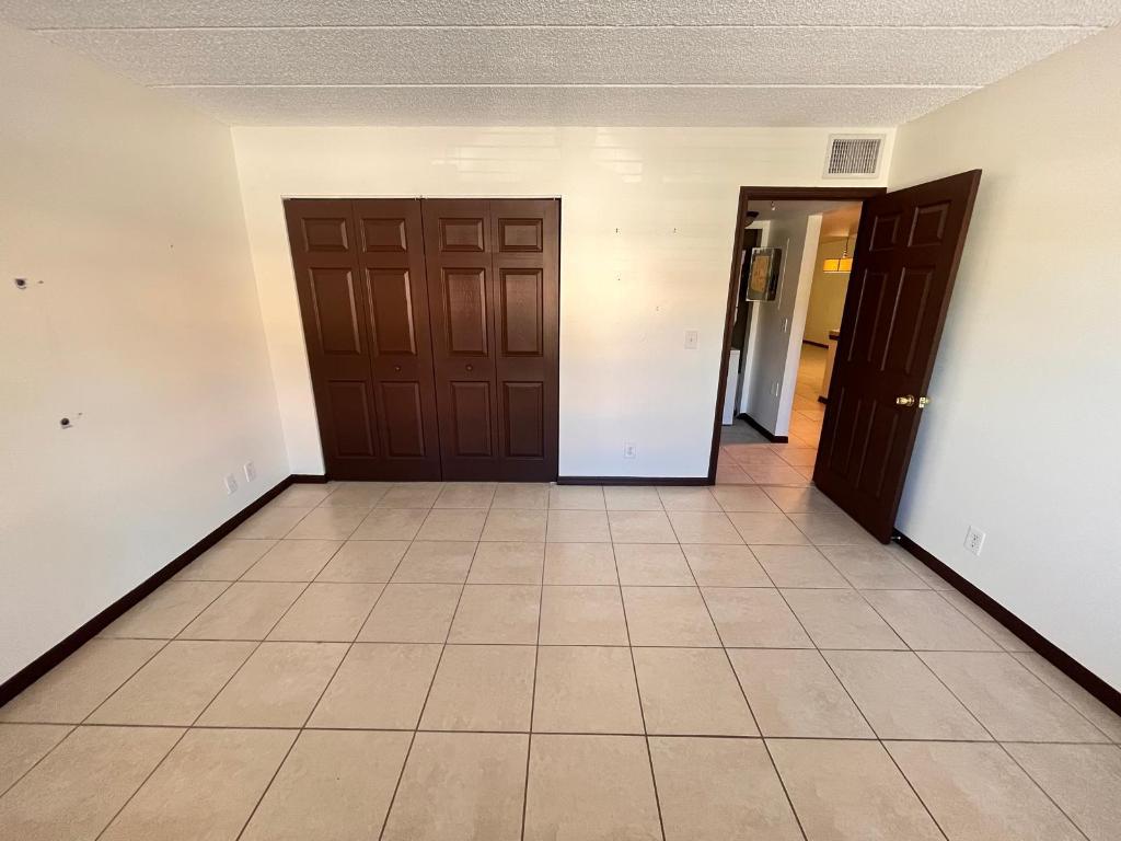 Lake Shore Heights Condo - Residential