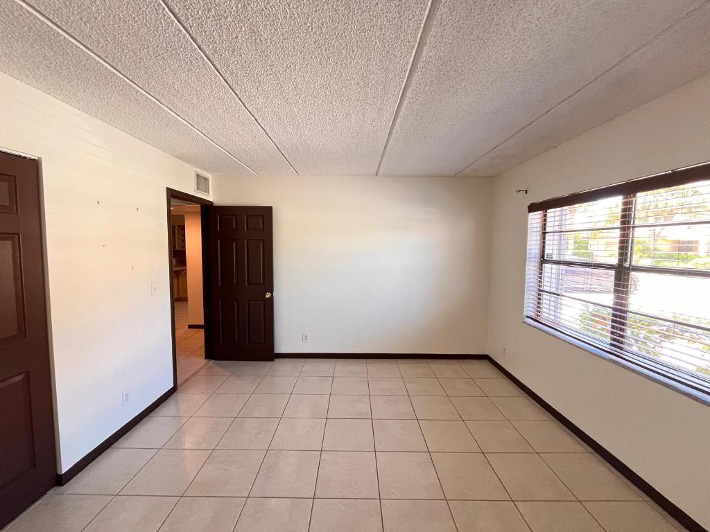 Lake Shore Heights Condo - Residential