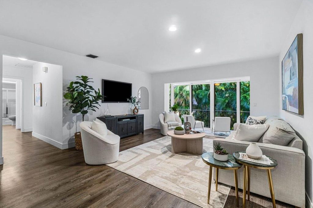 Photo of 301 Venetian Drive #14, Delray Beach, FL 33483 (MLS # R11059276)