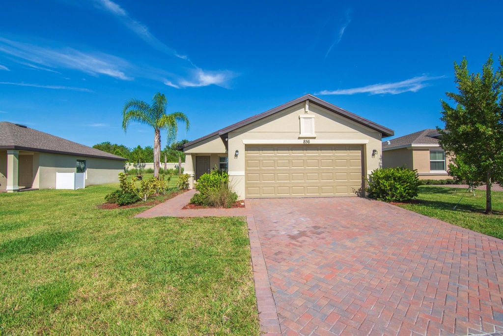 Photo of 856 Bent Creek Drive, Fort Pierce, FL 34947 (MLS # R10918343)