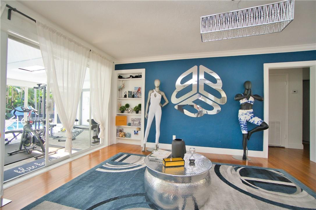 POINSETTA PARK - Residential