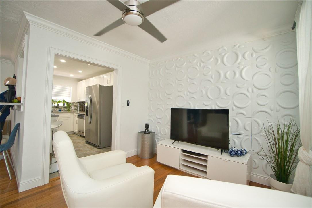 POINSETTA PARK - Residential