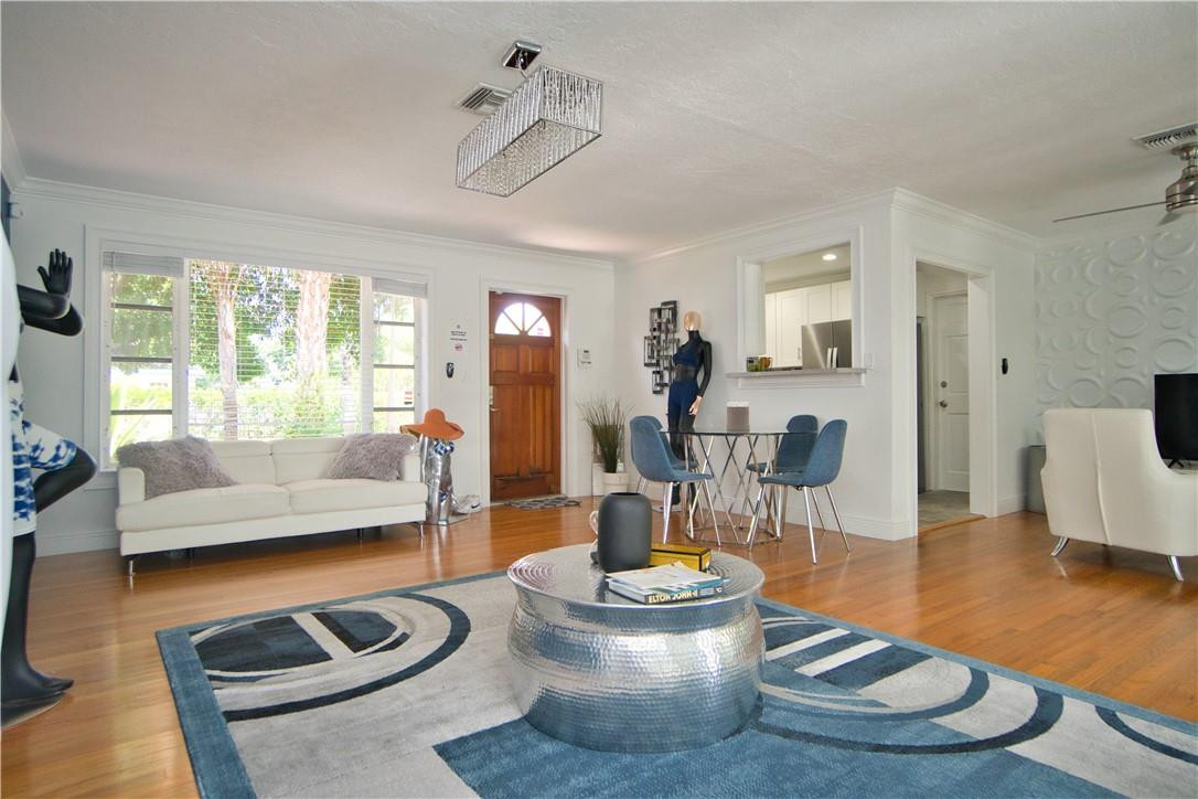 POINSETTA PARK - Residential