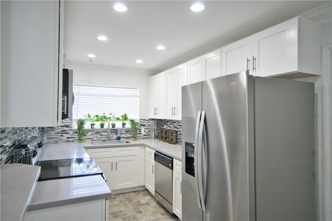 POINSETTA PARK - Residential