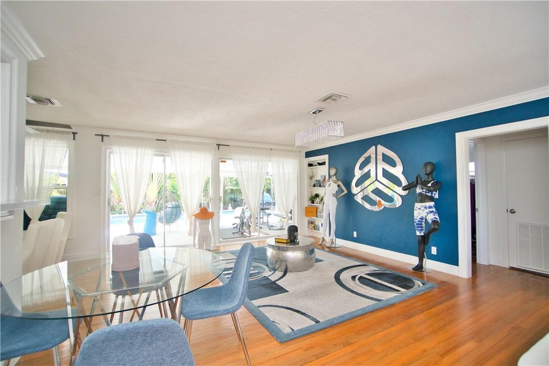 POINSETTA PARK - Residential