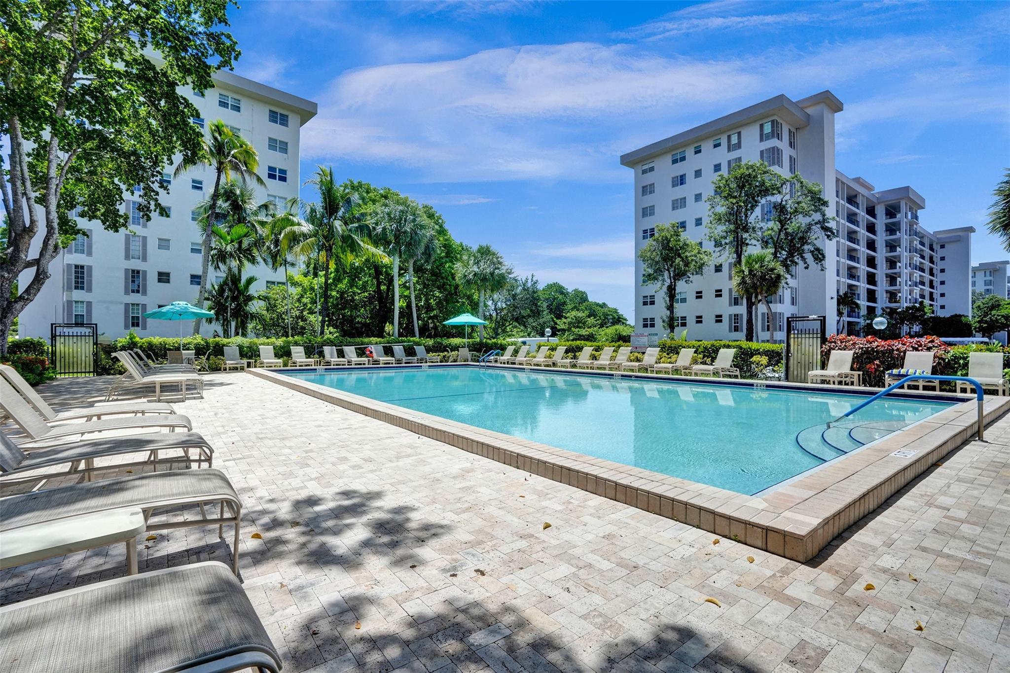 3250 N Palm Aire Dr 607